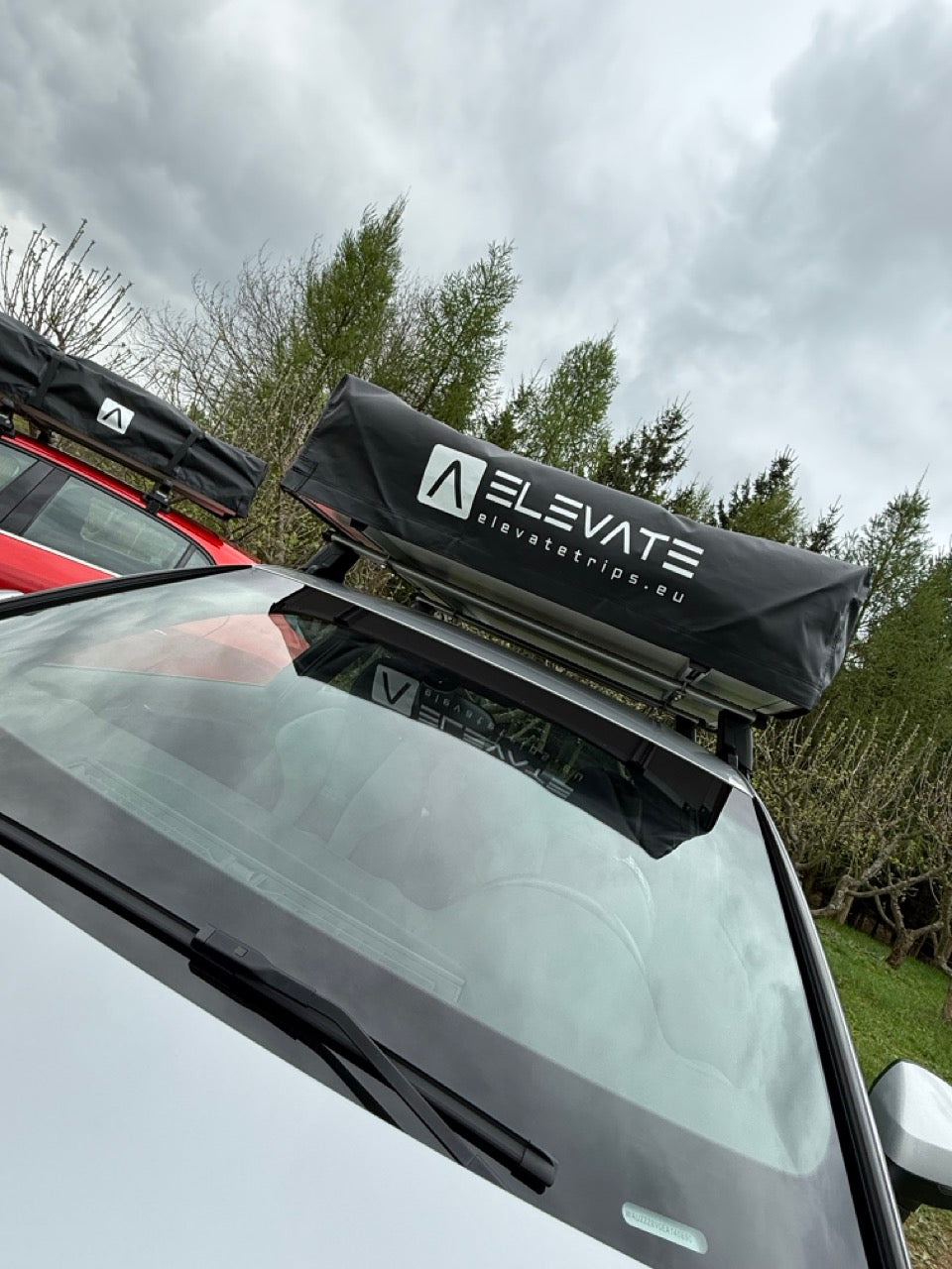 Koupit střešní autostan Elevate