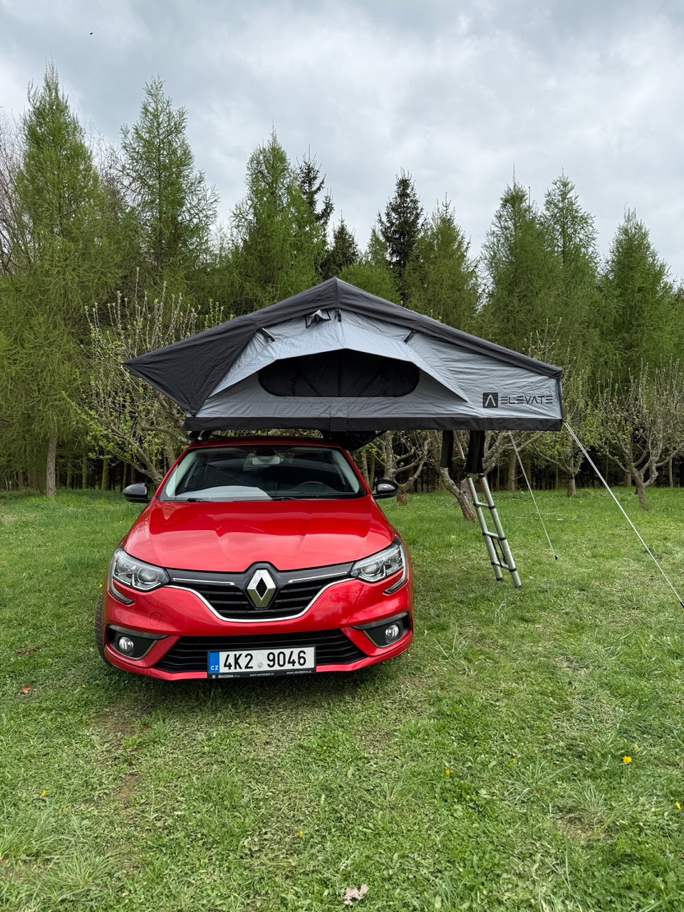 Koupit střešní autostan Elevate