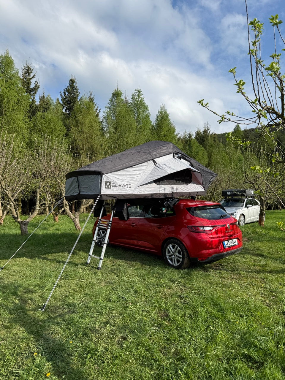 Koupit střešní autostan Elevate
